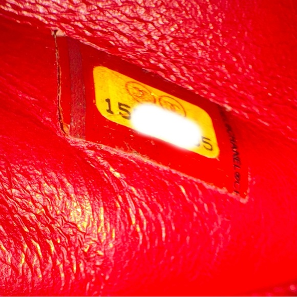 Chanel 2.55 Reissue Quilted Classic Double Flap Bag (Size 227) - Picture 16 of 16